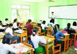 ပညာရှာရမယ့်အချိန် ပညာရှာဖို့ ကျောင်းသွားကြစို့