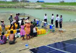 “မိုခါ” မုန်တိုင်းဒဏ်သင့်ရခိုင်ဒေသ ပြန်လည်ထူထောင်ရေးအတွက် ကြိုးပမ်းဆောင်ရွက်ချက်များ (၅) (သမဝါယမနှင့်ကျေးလက်ဖွံ့ဖြိုးရေးဝန်ကြီးဌာန)