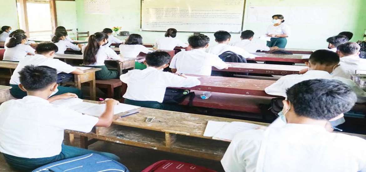 ပန်းကလေးတွေ လှနေတာကိုပဲ ကြည့်နေချင်သည်